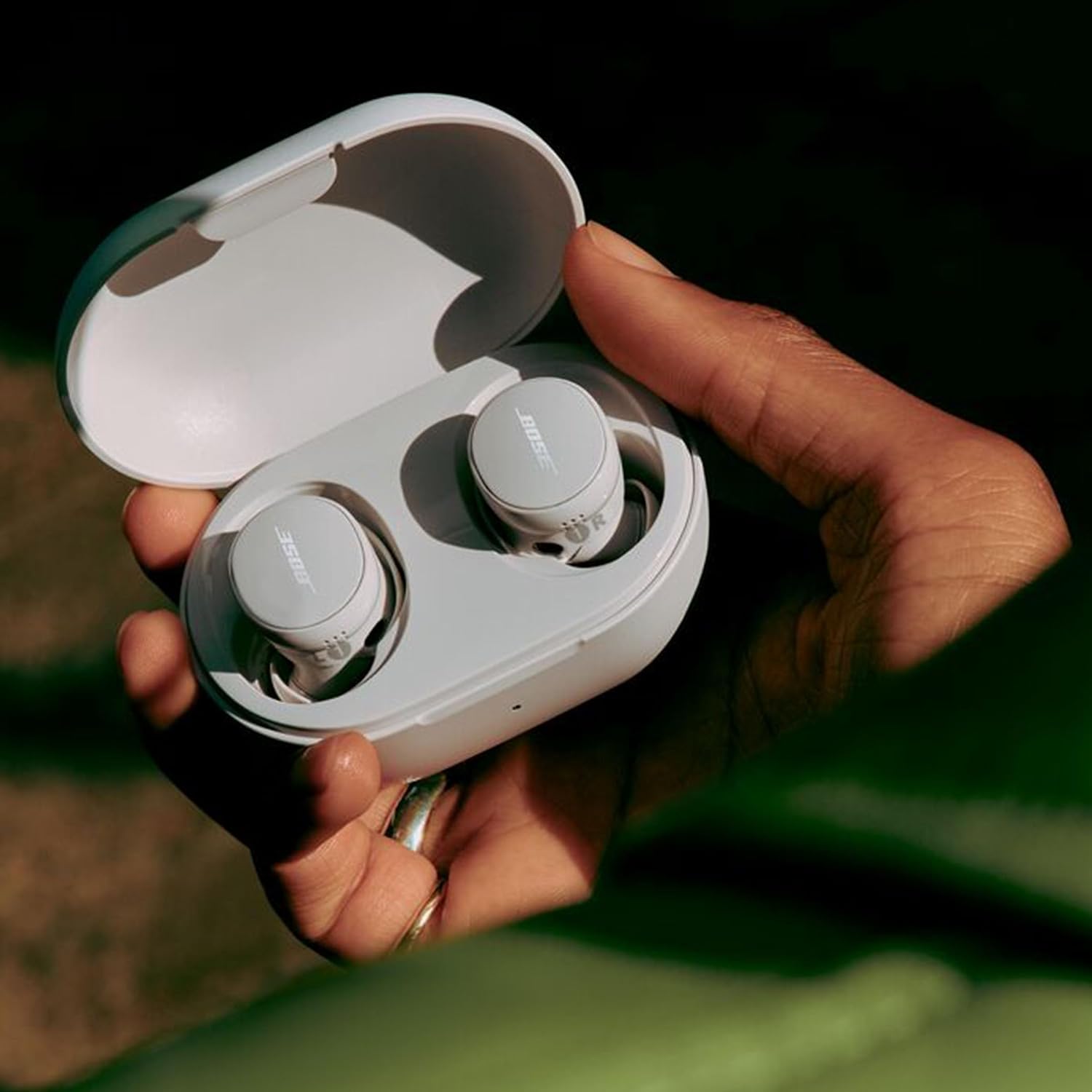 Bose QuietComfort Bluetooth Earbuds, True Wireless Earbuds with Active Noise Cancellation and Mic, Deep Bass, IPX4 Rating, Up to 8.5 Hours of Playtime, White (Renewed)