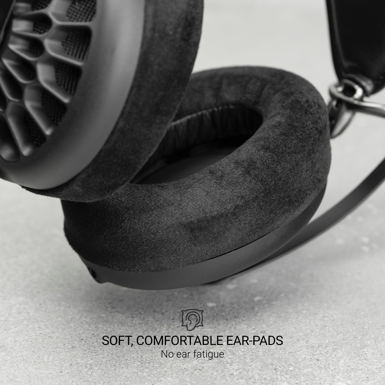 MEZE AUDIO 105 AER | Wired Over-The-Ear Lightweight Audiophile Open-Back Headphones | 50mm Dynamic Drivers | Low Impedance 42 Ohms | Cables and Carrying Pouch Included (Black)