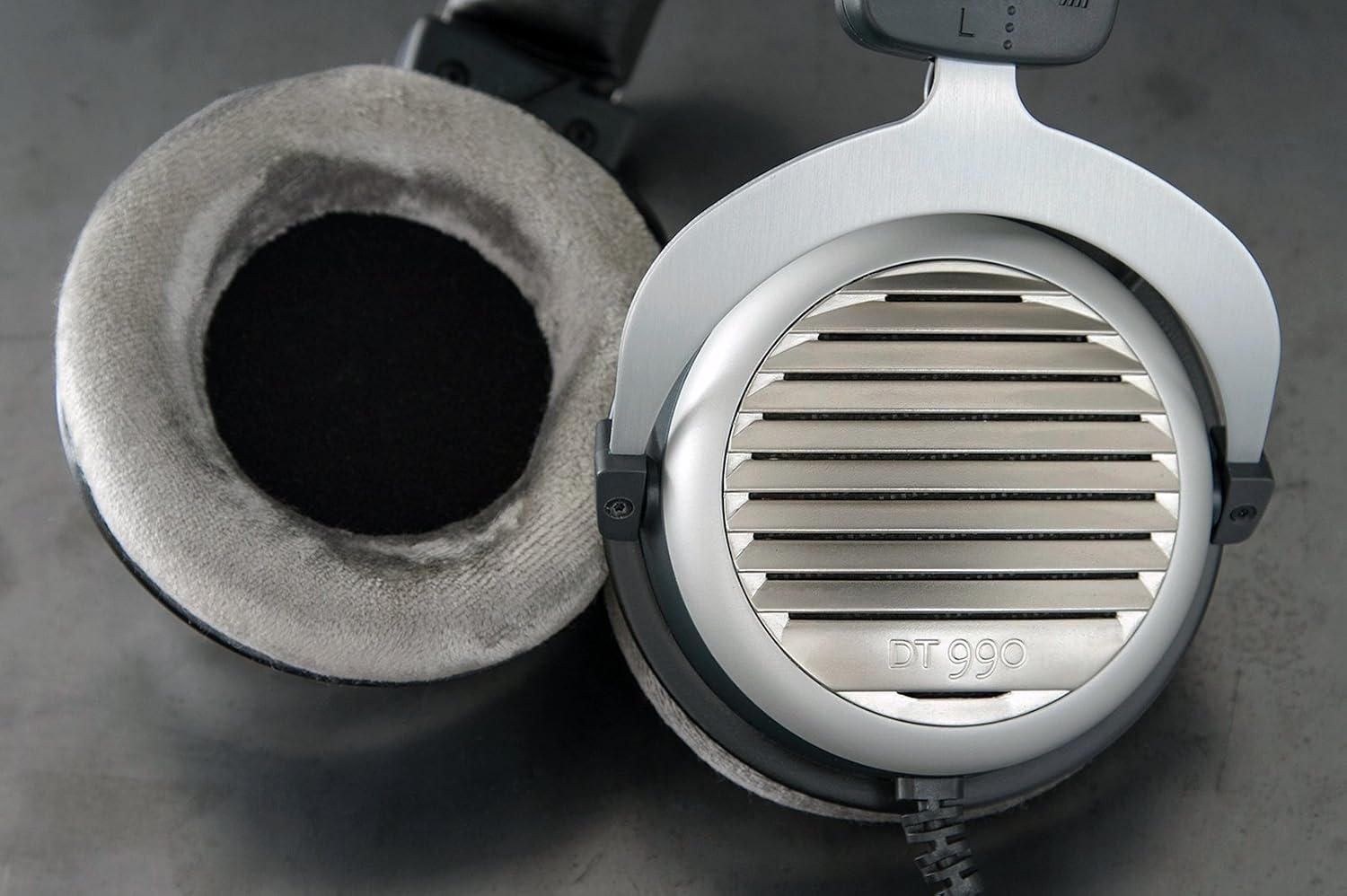 beyerdynamic DT 990 Edition 32 Ohm Over-Ear-Stereo Headphones. Open design, wired, high-end, for tablet and smartphone (Renewed)